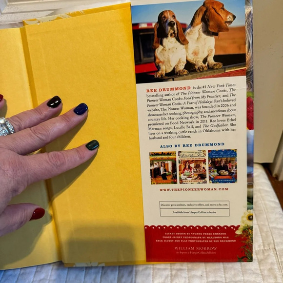Pioneer Women Cooks Dinnertime Autographed Cookbook by Ree Drummond - Picture 6 of 8